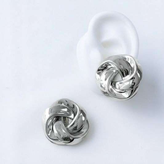 Aretes Dorados Entrelazados