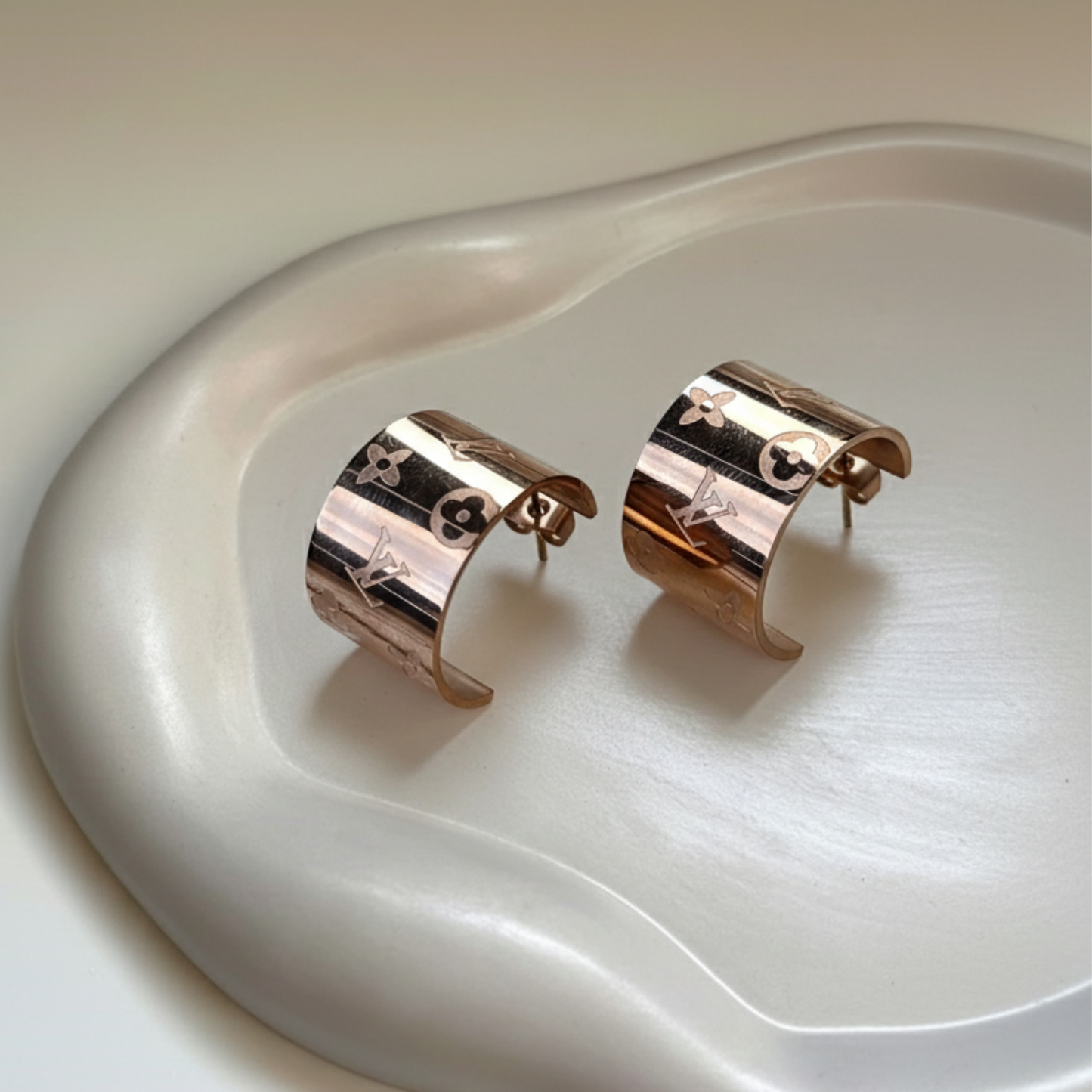 Aretes Louis Vuitton Style -Oro rosa