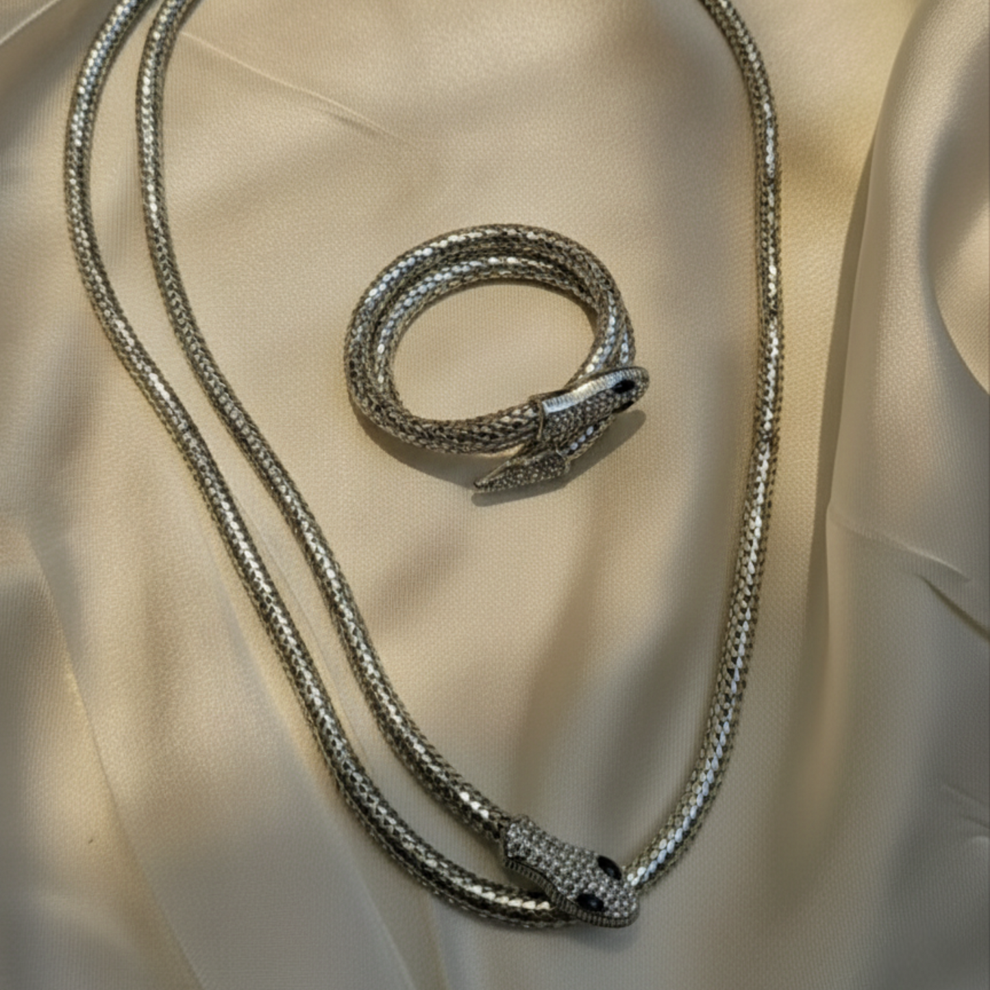 Conjunto Collar y Pulsera Serpiente Plateada